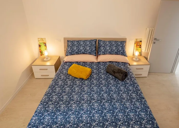 Lägenhet Ghisello Luxury 3 *